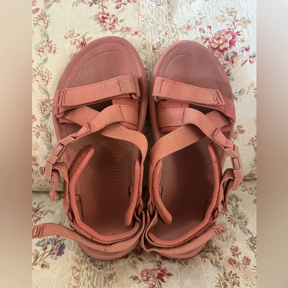 Teva Size 9 Preloved ❤️ Hurricane Verge Adjustable Sandals (RSB #13/Bin 2) - Picture 2 of 5